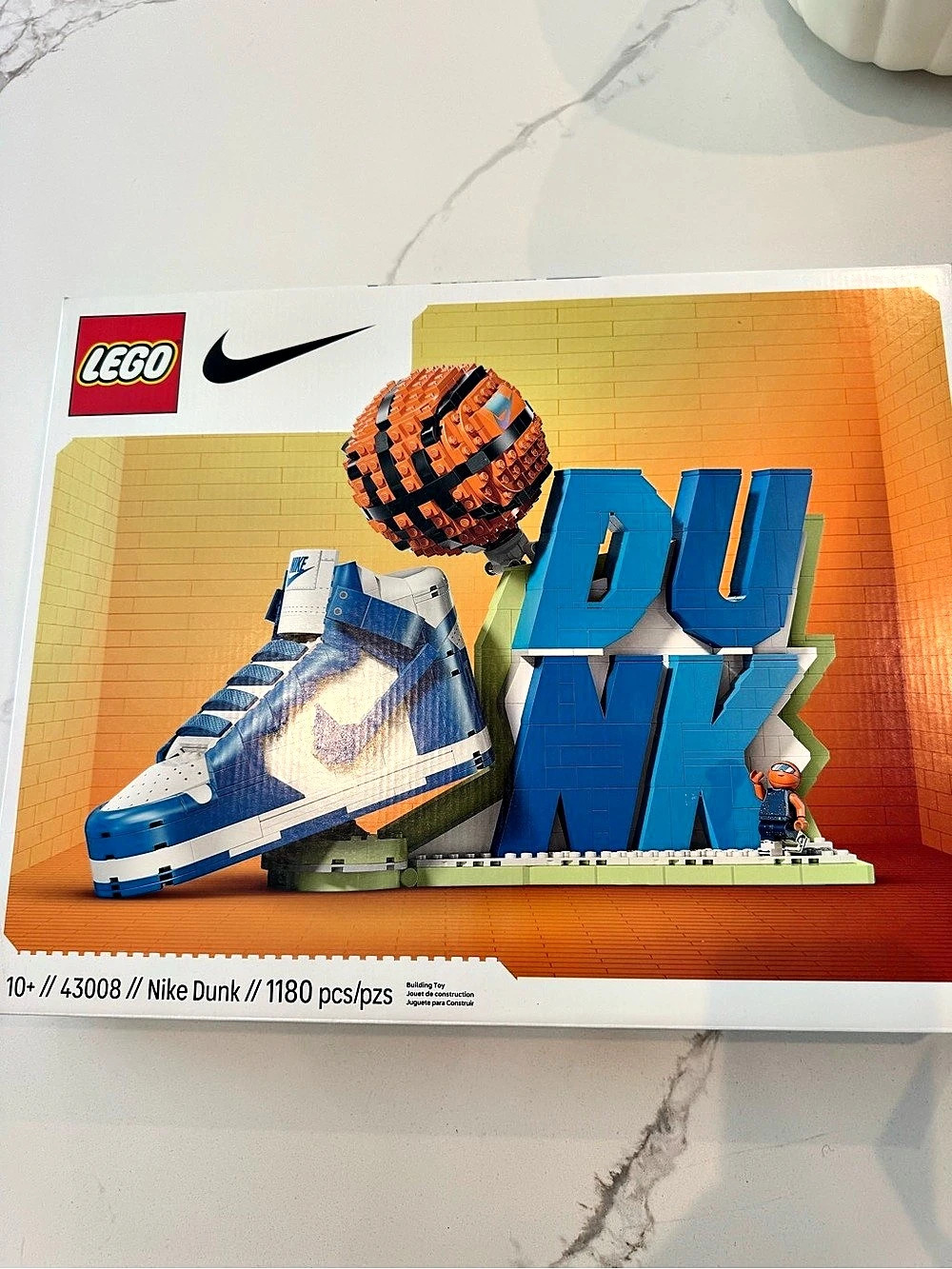 NWT LEGO Nike Dunk Building Set
